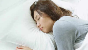 Pillow Prints and Aging Skin: Decoding Sleep Creases and Prevention Tips